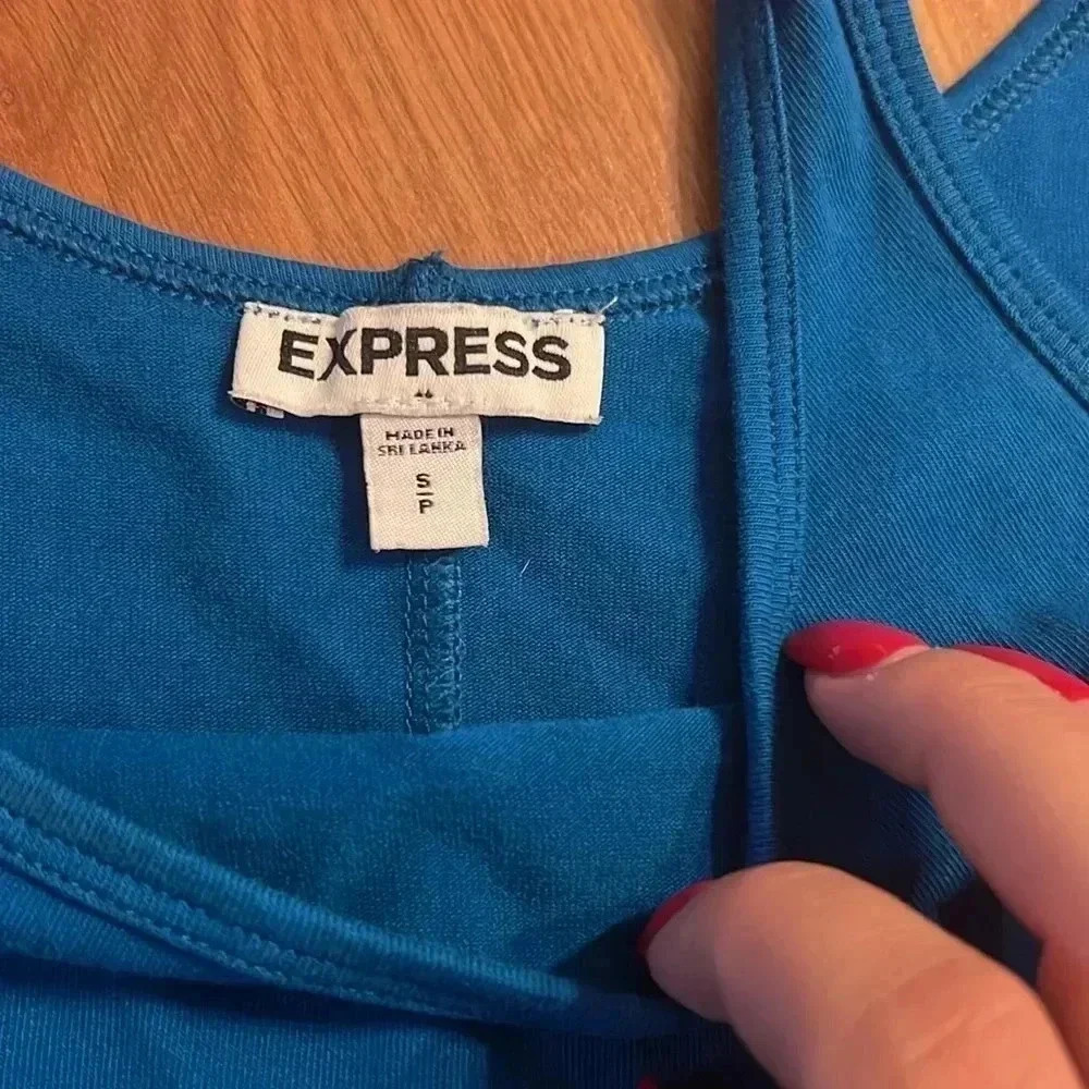 Express Top - Picture 2 of 3